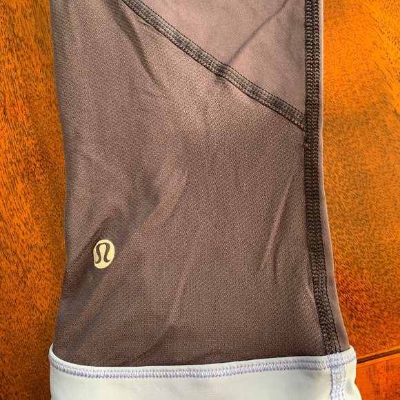 Lululemon Crops-Size 4 - Picture 4 of 5